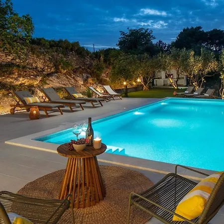 Obzor With A Heated Pool Vila Split